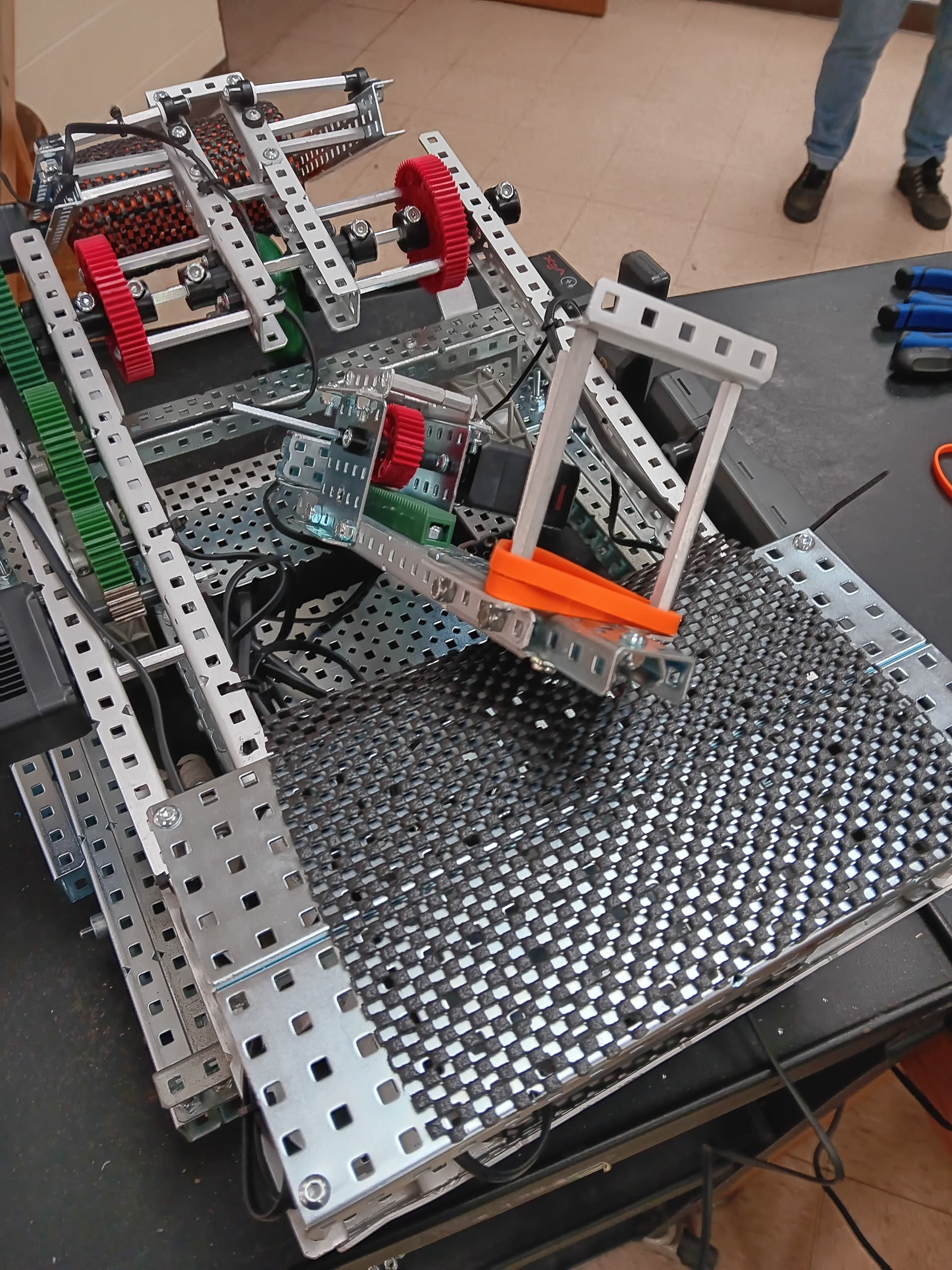 Attaching slingshot to drivetrain - General Forum - VEX Forum